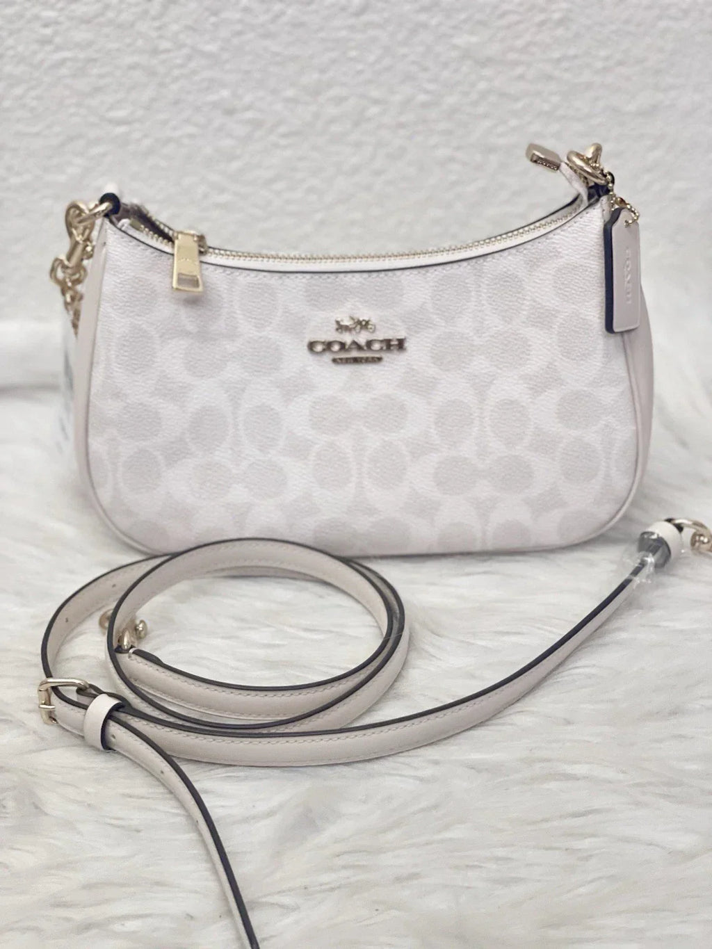 COACH Women’s Teri Shoulder Bag Signature Canvas