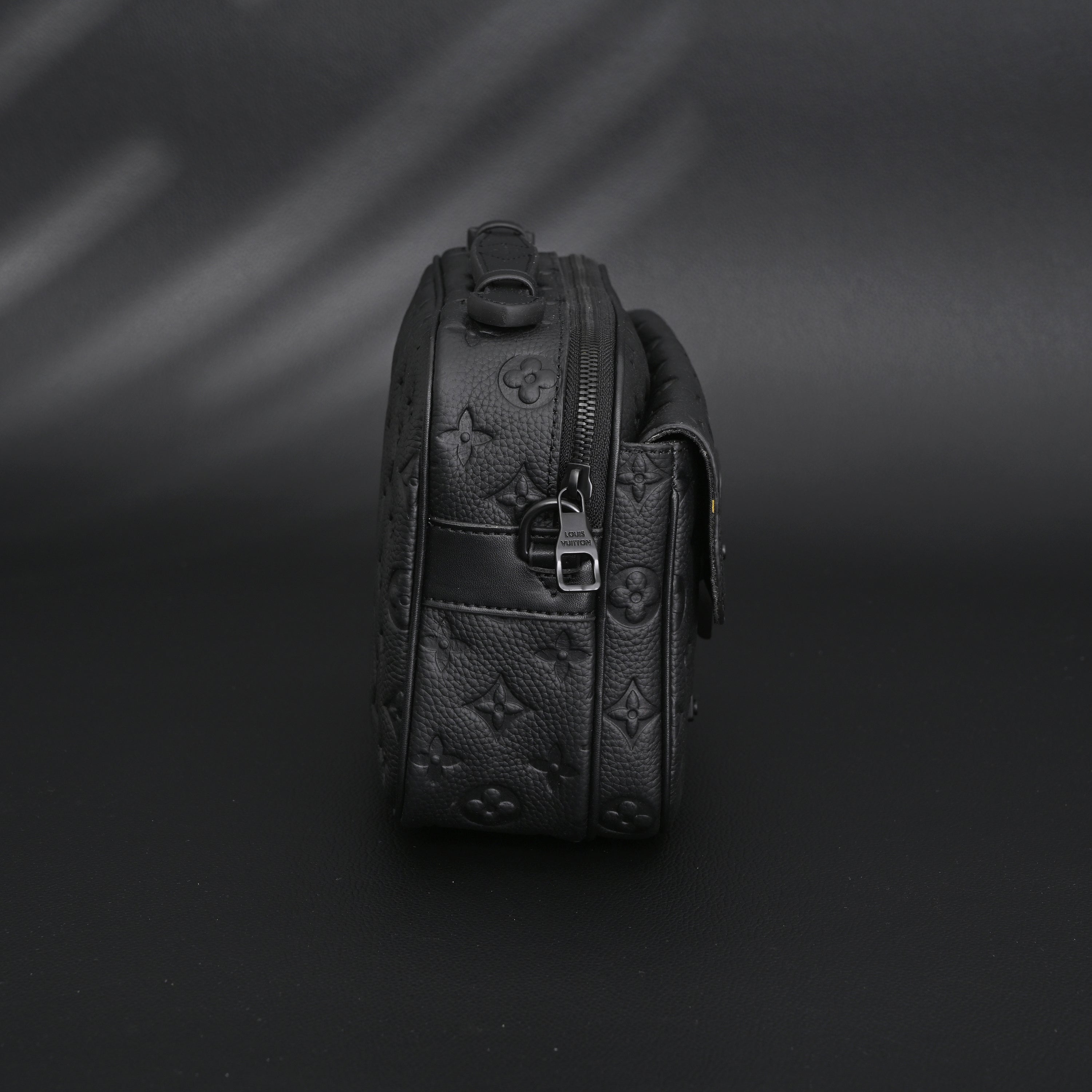 Louis Vuitton Capucines BB Top Handle Bag – Black Taurillon Leather